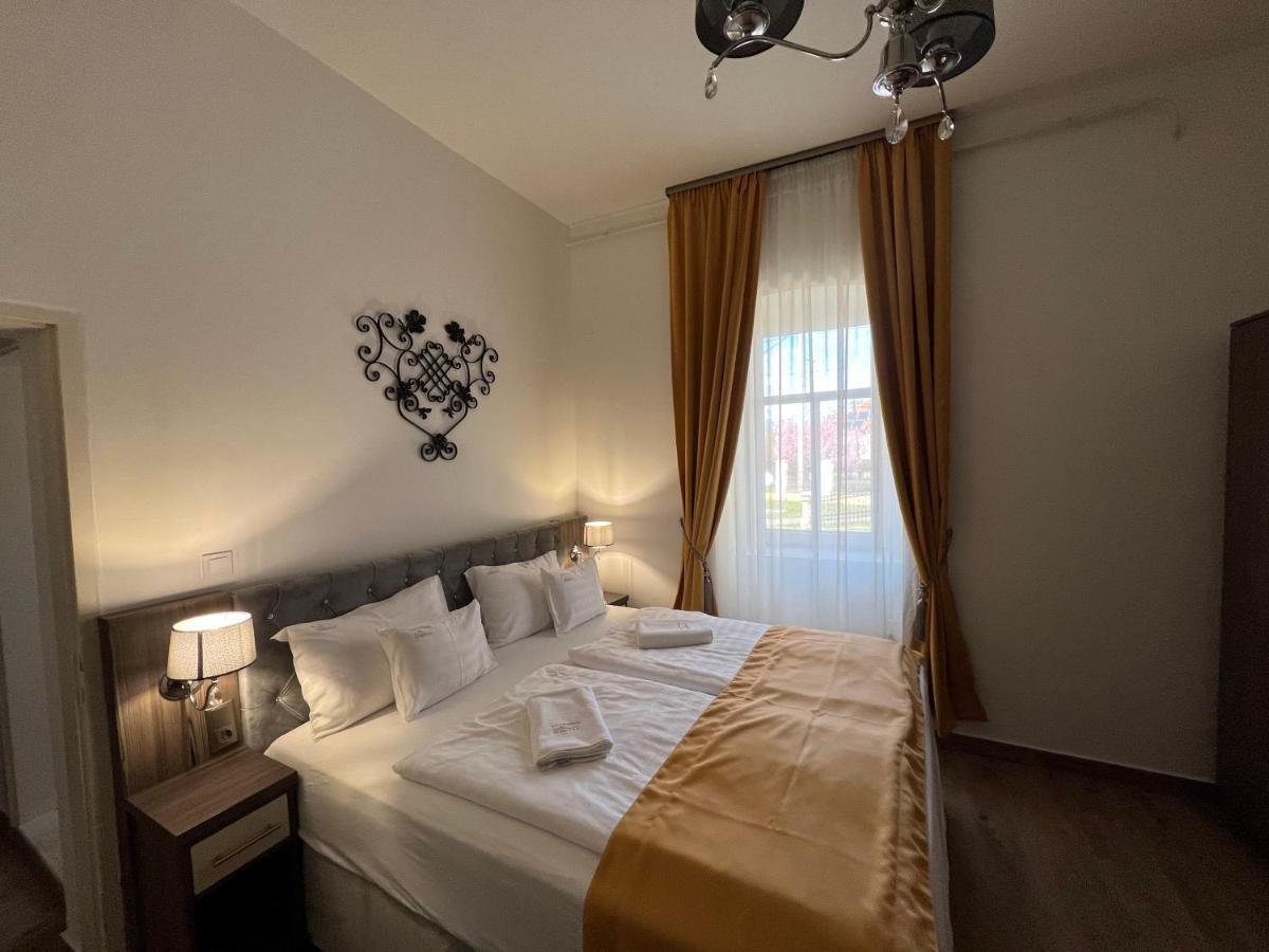 Hotel Kuria Vendeghaz Poroszló Exterior foto